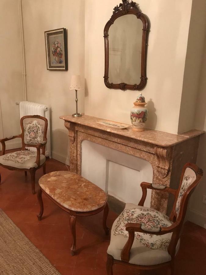 La Maison Quarante Bed & Breakfast Bilik gambar